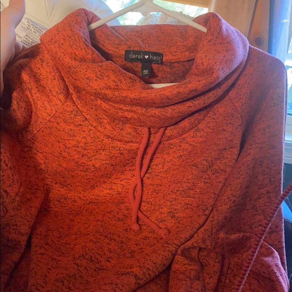 Comfy Derek Heart turtle neck hoodie